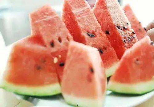 夏日吃瓜怎么挑,轻松挑选新鲜美味瓜果